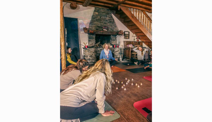 image0.jpg Britt Monnier, Professeur de Pilates & Hatha yoga, monitrice de ski