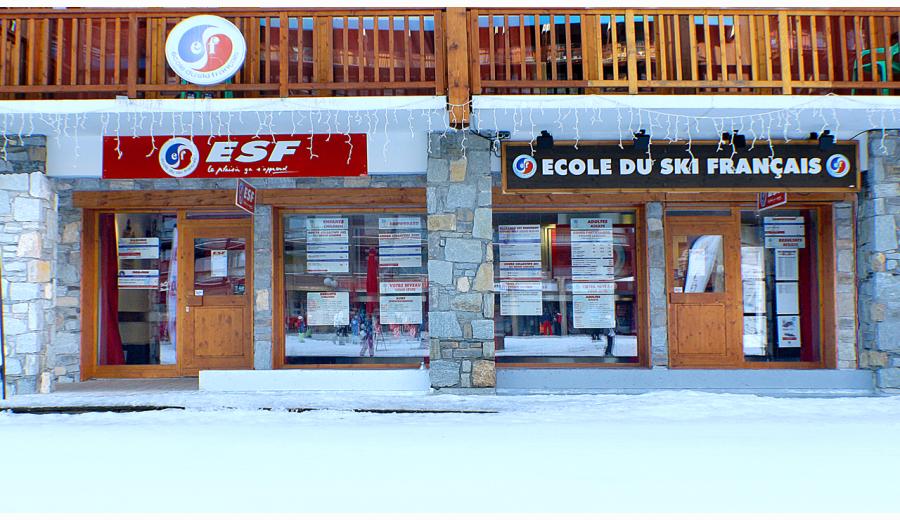 façade Ecole du Ski Français 2000